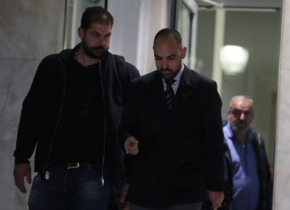 Χωρίς «λευκό καπνό» η συνάντηση Χατζηδάκη και Τσιάρα με τους αγρότες της Κρήτης