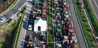 Αγροτικό: Κυβέρνηση σε αδιέξοδο, γαλάζιοι βουλευτές στα κάγκελα – Μπούμερανγκ οι εισαγγελικές διώξεις