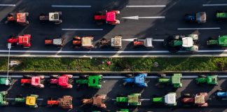 Ρωγμές στη Ν.Δ: Αγρότες, ΟΠΕΚΕΠΕ και ο φόβος πολιτικής αποσταθεροποίησης