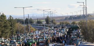 Αγρότες: Τα μπλόκα σαρώνουν τη χώρα – Το σχέδιο των επόμενων ημερών