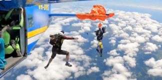 Απίστευτο video: Αλεξίπτωτο τυλίγεται σε φτερό αεροπλάνου με τον χρήστη του να αιωρείται στο κενό