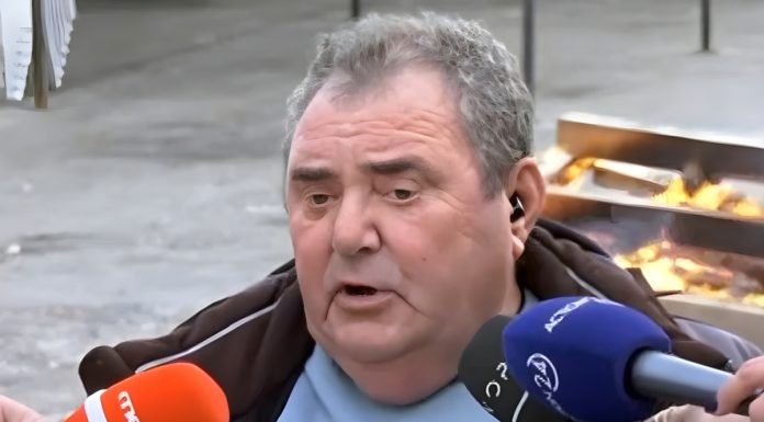 Ανεστίδης ξεφτιλίζει τον Νικολακόπουλο: «Όλοι στο ποτάμι να πέσετε δεν ξεπλένεστε»-(VIDEO)