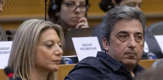 Ασλανίδης για Καρυστιανού: Αν θέλει να κάνει κόμμα, να παραιτηθεί από πρόεδρος του Συλλόγου Τεμπών