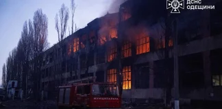 Μια νεκρή και ζημιές σε ενεργειακές υποδομές από ρωσικά πλήγματα στην Οδησσό-(VIDEO)