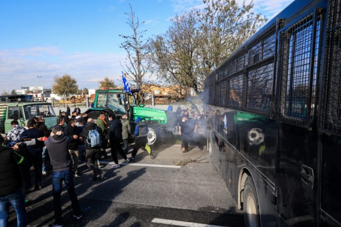 Οι αγρότες τρομάζουν την κυβέρνηση- Το Μαξίμου αναζητά νέα στρατηγική, ελπίζει στο …χρόνο