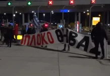 Στα διόδια των Αφιδνών οι αγρότες της Θήβας: Σήκωσαν τις μπάρες στο ρεύμα προς Αθήνα