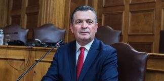 Εξεταστική ΟΠΕΚΕΠΕ: «Σφίγγα» ο Μπουκώρος– Δεν κατονόμασε την κυβερνητική πηγή που τον ενημέρωσε για τις επισυνδέσεις