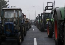 Στους ώμους των αγροτών μια ολόκληρη κοινωνία