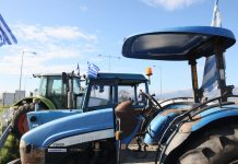 Αγροτικές κινητοποιήσεις: Κλειστή επ’ αόριστον η Ιόνια Οδός με μπλόκα σε Άρτα και Αιτωλοακαρνανία