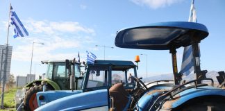 Αγροτικές κινητοποιήσεις: Κλειστή επ’ αόριστον η Ιόνια Οδός με μπλόκα σε Άρτα και Αιτωλοακαρνανία