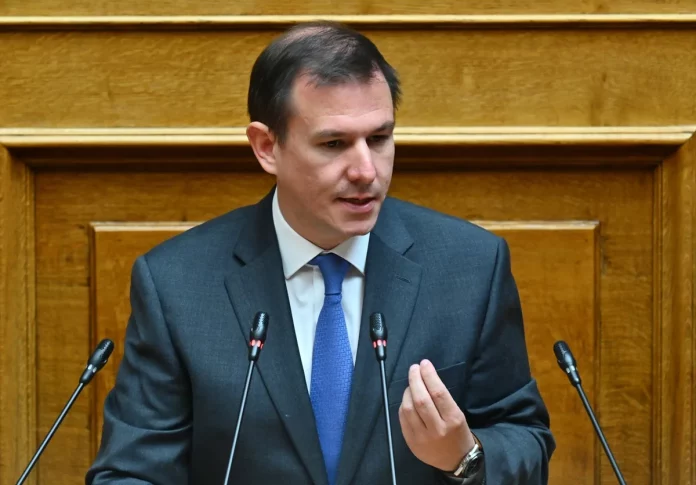 Ο Π. Δουδωνής καταγγέλλει προπηλακισμό έξω από τον ΔΣΑ: “Ο Αναστασόπουλος με αποκάλεσε καραγκιόζη”