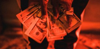 Στο στόχαστρο για ξέπλυμα χρήματος δεκάδες φορολογούμενοι με ληξιπρόθεσμα χρέη