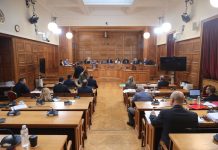 Διευκρινίσεις μετά τη βόμβα για το «μαύρο» στις τηλεοπτικές μεταδόσεις των Εξεταστικών