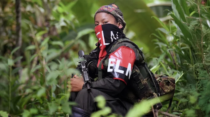 Απαγόρευση κυκλοφορίας σε περιοχές της Κολομβίας που ελέγχουν ανακοίνωσαν αντάρτες του ELN, λόγω της «απειλής επέμβασης» των ΗΠΑ