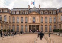 Γαλλία: Φροντιστής του Ελιζέ έκλεβε τα… ασημικά του προεδρικού μεγάρου