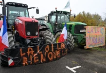 Βίαια επεισόδια σε διαδηλώσεις αγροτών στη Γαλλία: Αντιτίθενται στα μέτρα για την αντιμετώπιση νόσου των βοοειδών