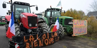 Βίαια επεισόδια σε διαδηλώσεις αγροτών στη Γαλλία: Αντιτίθενται στα μέτρα για την αντιμετώπιση νόσου των βοοειδών