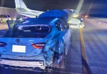 Απίστευτο περιστατικό στη Φλόριντα: Αεροπλάνο «προσγειώθηκε» πάνω σε αυτοκίνητο εν κινήσει