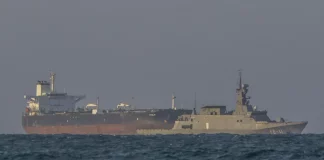 Συνοδεία πολεμικών πλοίων απέπλευσε κονβόι πετρελαιοφόρων από την Βενεζουέλα