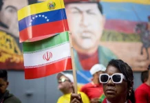 Το Ιράν προσφέρει βοήθεια στη Βενεζουέλα στη σύγκρουση με τις ΗΠΑ
