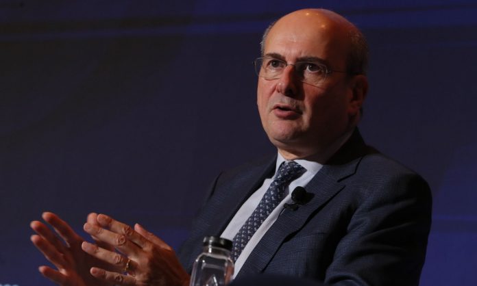 Χατζηδάκης: Σε τρεις ομάδες αγροτών θα στραφεί ο κουμπαράς – «Δεν εμφανιζόμαστε σαν Αη Βασίλης»