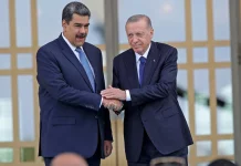 Ο Ερντογάν προτρέπει Μαδούρο να συνεχίσει τον διάλογο με τις ΗΠΑ