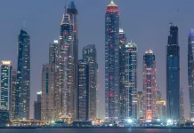 Ισχυρές καταιγίδες απειλούν το Ντουμπάι: Η αστυνομία καλεί τους κατοίκους να αποφεύγουν τις μετακινήσεις-(VIDEO)