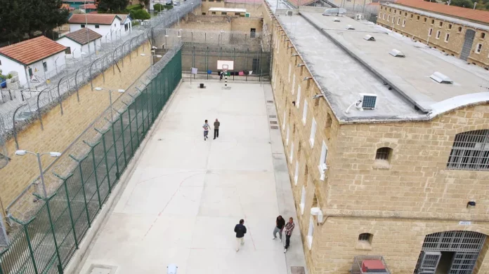 Σάλος στην Κύπρο: Αυτοκτόνησε 23χρονος κατάδικος, τον χρησιμοποιούσαν ως σκλάβο οι «βαρόνοι» της φυλακής