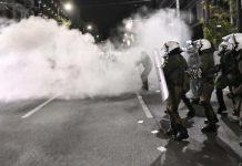 Φωτορεπόρτερ διαψεύδει τους ισχυρισμούς της ΕΛ.ΑΣ για τα επεισόδια της 6ης Δεκέμβρη: «Δεν είδαμε καμία μολότοφ, η ΕΛ.ΑΣ. ξεκίνησε τις συμπλοκές»