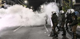 Φωτορεπόρτερ διαψεύδει τους ισχυρισμούς της ΕΛ.ΑΣ για τα επεισόδια της 6ης Δεκέμβρη: «Δεν είδαμε καμία μολότοφ, η ΕΛ.ΑΣ. ξεκίνησε τις συμπλοκές»