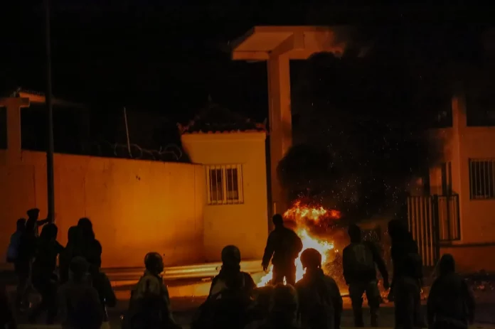 Μυτιλήνη: Ένοχοι οι 20 από τους 24 κατηγορούμενους για τις συγκρούσεις με την Αστυνομία τον Φεβρουάριο του 2020