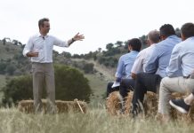Οι αγρότες θέλουν λύση στα προβλήματά τους, όχι σέλφι με τον πρωθυπουργό
