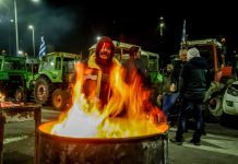 Αγρότες: Βήμα – βήμα οι επόμενες κινήσεις – «Πάγωσε» ο διάλογος, «ζεστάθηκαν» τα μπλόκα