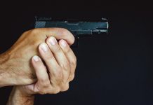 Άσκοποι πυροβολισμοί στη Ναύπακτο – Τον «τσάκωσαν» με πιστόλι κρότου, γεμιστήρες και 90 φυσίγγια