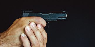 Άσκοποι πυροβολισμοί στη Ναύπακτο – Τον «τσάκωσαν» με πιστόλι κρότου, γεμιστήρες και 90 φυσίγγια