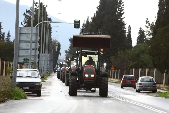Βροχή οι ακυρώσεις σε ξενοδοχεία και τουριστικά γραφεία λόγω των αγροτικών μπλόκων – Σε απόγνωση οι επαγγελματίες της Λεωφόρου Γεωργικής Σχολής
