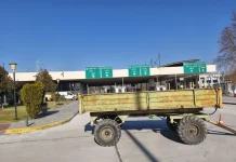 Παραμένουν στο μπλόκο του Προμαχώνα οι αγρότες – Κλειστός για φορτηγά ο μεθοριακός σταθμός