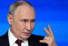 Politico: Τα 5 κύρια μηνύματα της 5ωρης συνέντευξης του Πούτιν