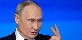 Politico: Τα 5 κύρια μηνύματα της 5ωρης συνέντευξης του Πούτιν