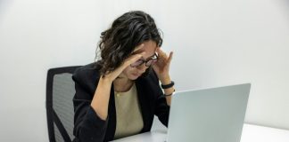 Αναζητώντας δουλειά το 2025: Ατελείωτες αιτήσεις και χαμένες ελπίδες στην αγορά εργασίας