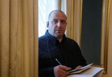 Μυστικές συναντήσεις μεταξύ του FBI και του διαπραγματευτή της Ουκρανίας στη σκιά του σκανδάλου διαφθοράς αποκαλύπτει η Washington Post