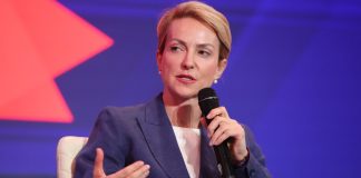 Σδούκου: «Δεν μπορεί κάποιος να ζητά χωρίς να συζητά» – Ζητάει… ρεαλιστικές συζητήσεις από τους αγρότες