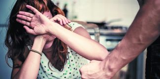 Θάσος: 50χρονη δέχθηκε επίθεση με μαχαίρι από τον πρώην σύζυγό της – Κινδυνεύει να χάσει την όρασή της!