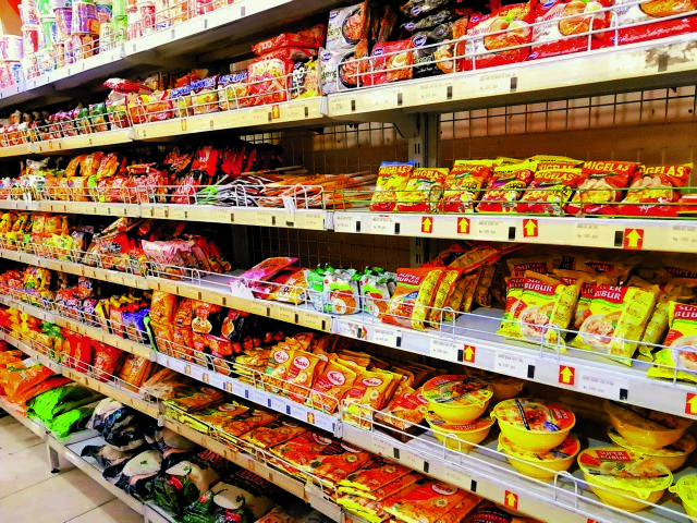 Various,Instant,Food,From,Noodle,,Porridge,,And,Seasonings,Aisle,Display
