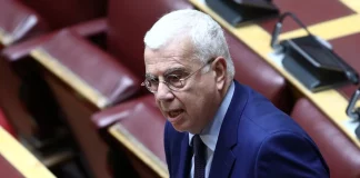 Σιμόπουλος κατά αγροτών: “Τα μπλόκα εκβιάζουν την κυβέρνηση”