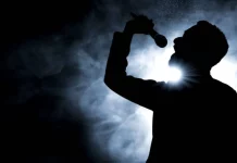 Τι αναφέρει στη μήνυσή του ο νεαρός καλλιτέχνης κατά του Γιώργου Μαζωνάκη