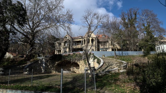 Τατόι: Παραχωρούνται σε ιδιώτη 24 από τα 56 κτίρια του κτήματος – Για ξενώνες, εστιατόρια και εκδηλώσεις (photos)