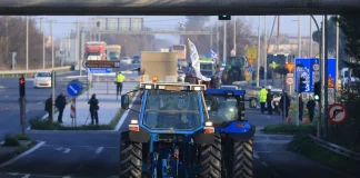 Παρέμβαση ξενοδόχων για μπλόκα αγροτών: Να βρεθεί λύση μέχρι το τέλος της ημέρας