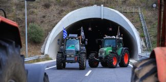 Αγρότης από τη Μαγνησία, διασύρει τον Ζαχαρό: «Είσαι της κυβέρνησης και τα παίρνεις και μιλάς» – (VIDEO)