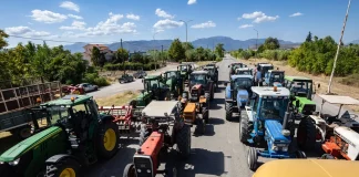 Οι αγρότες της Ξάνθης έκλεισαν επ΄αόριστον την Εγνατία στον κόμβο στα Βαφέικα